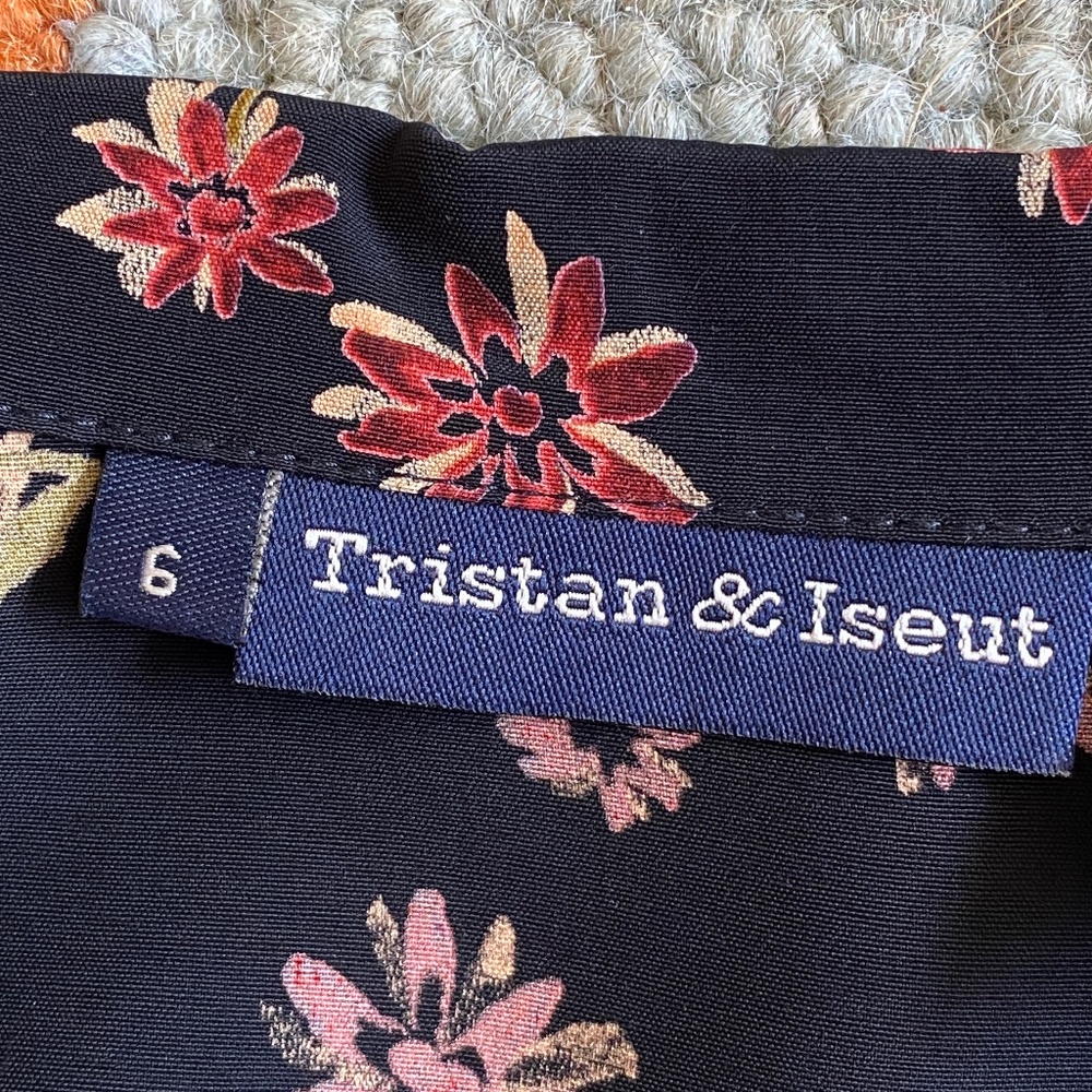 Tristan & Iseut I 90s I Floral Wrap Collared Mini Dress - Picture 3 of 16